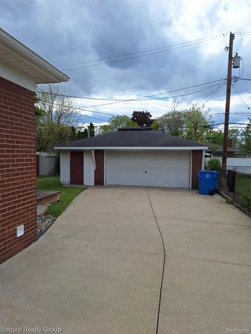 8547 Kinloch Street, Dearborn Heights, MI 48127