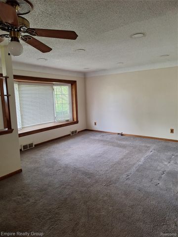8547 Kinloch Street, Dearborn Heights, MI 48127
