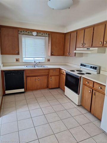 8547 Kinloch Street, Dearborn Heights, MI 48127