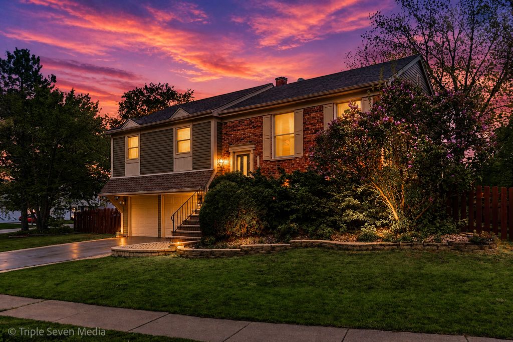 2109 Hitching Post Lane, Schaumburg, IL 60194