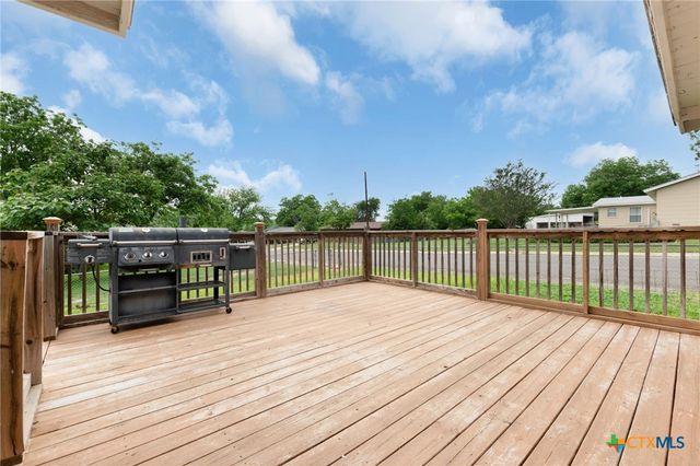 28 Steele Street, Lampasas, TX 76550
