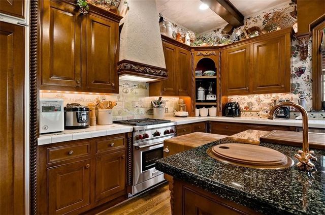 1501 N Starr Drive, Fayetteville, AR 72701