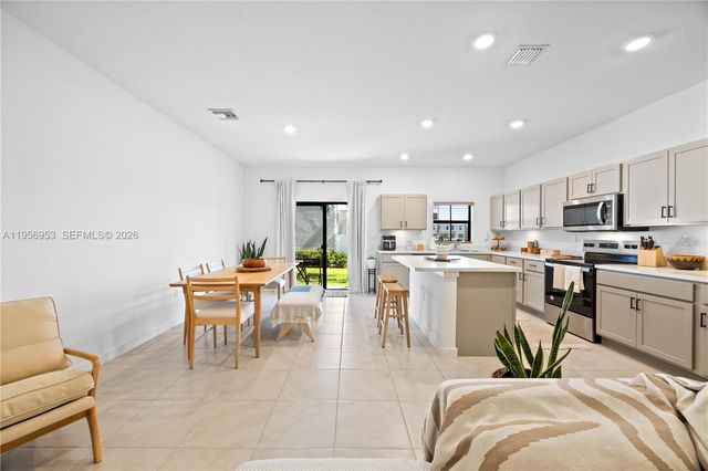 369 NW 8th Ct, Pompano Beach, FL 33060