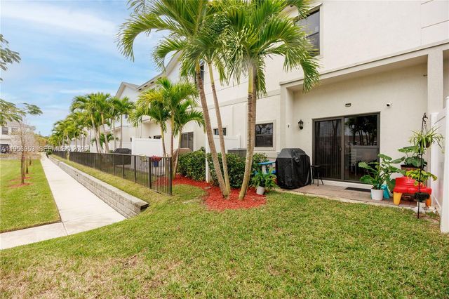 369 NW 8th Ct, Pompano Beach, FL 33060