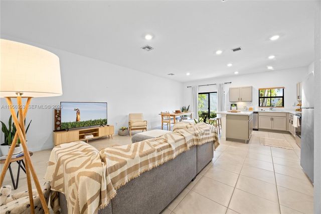 369 NW 8th Ct, Pompano Beach, FL 33060