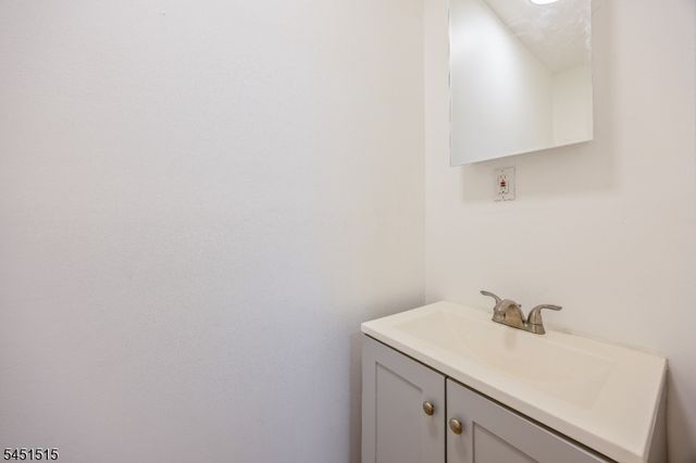 422 Halsted St, East Orange City, NJ 07018