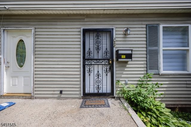 422 Halsted St, East Orange City, NJ 07018