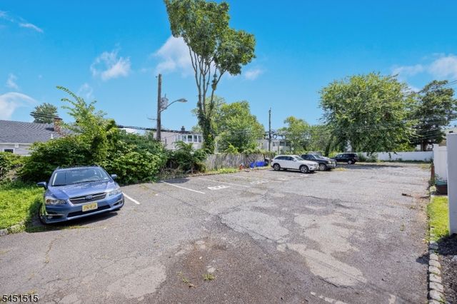 422 Halsted St, East Orange City, NJ 07018