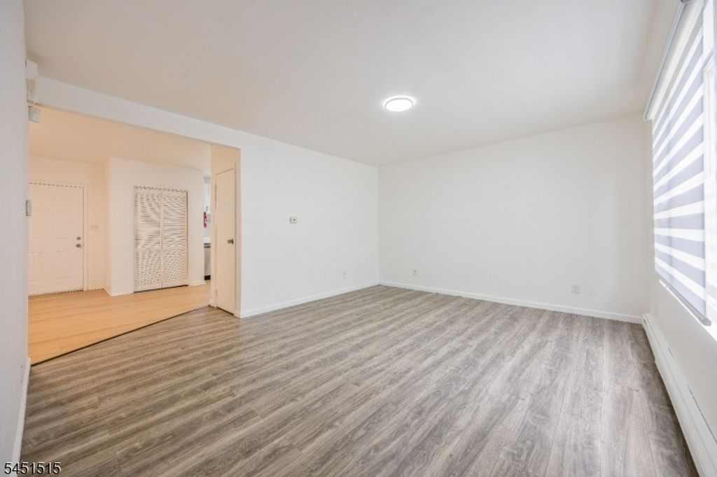 422 Halsted St, East Orange City, NJ 07018 — photo 3