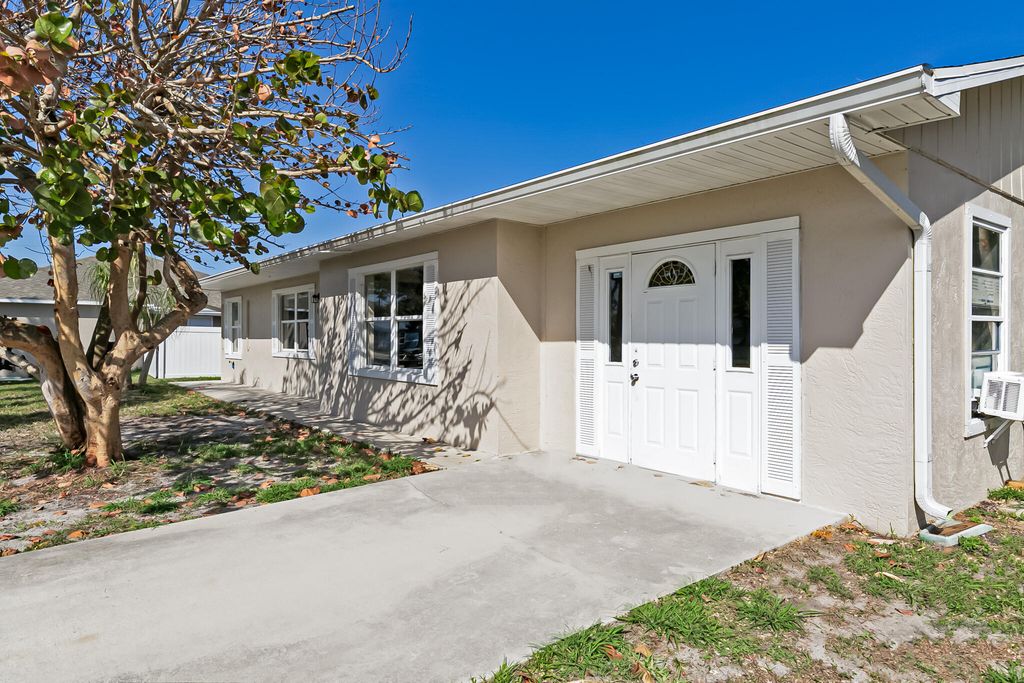 1107 SW Ithaca Street, Port St. Lucie, Port St Lucie, FL 34983