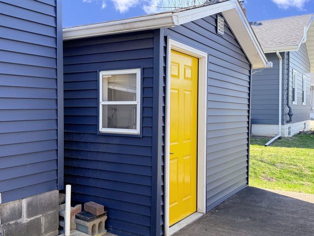 621 24th Avenue, Moline, IL 61265