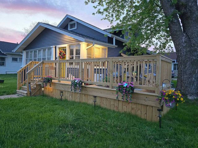 621 24th Avenue, Moline, IL 61265