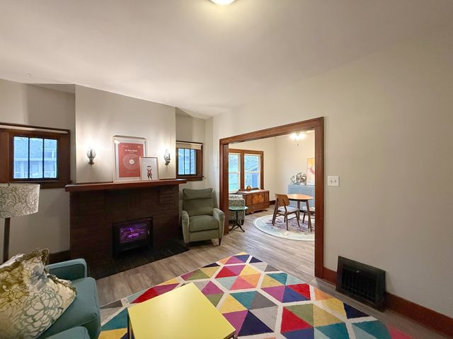 621 24th Avenue, Moline, IL 61265