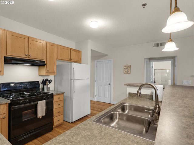 1108 S Holladay Dr 16, Seaside, OR 97138