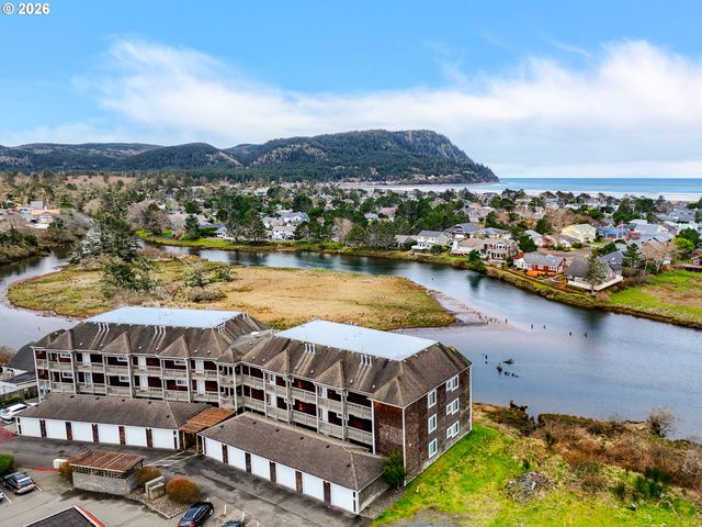 1108 S Holladay Dr 16, Seaside, OR 97138