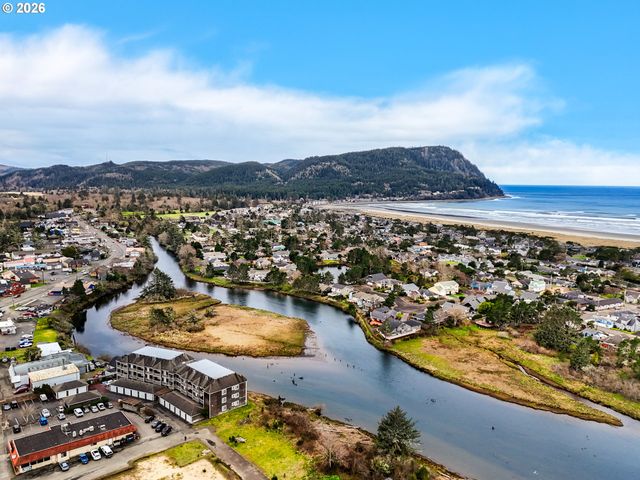 1108 S Holladay Dr 16, Seaside, OR 97138