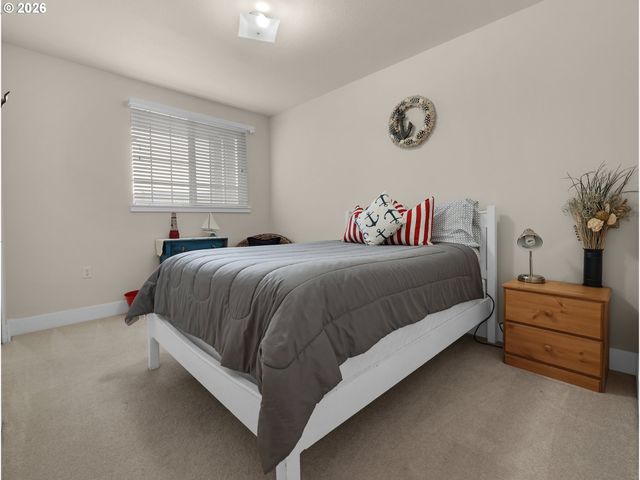 1108 S Holladay Dr 16, Seaside, OR 97138