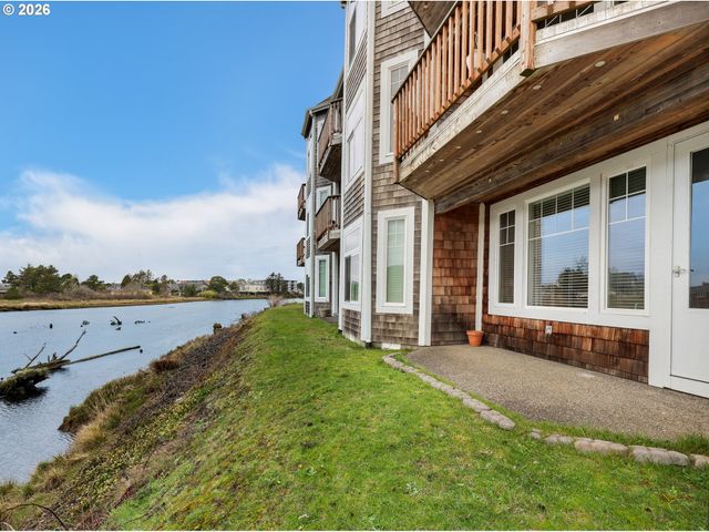 1108 S Holladay Dr 16, Seaside, OR 97138