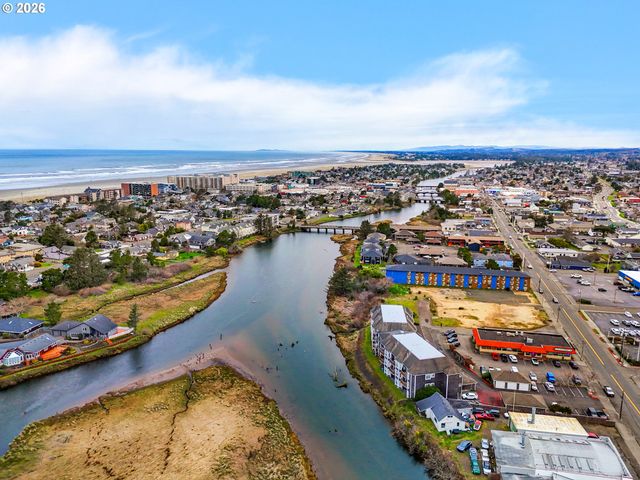 1108 S Holladay Dr 16, Seaside, OR 97138