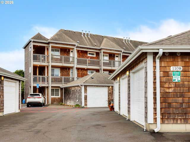 1108 S Holladay Dr 16, Seaside, OR 97138