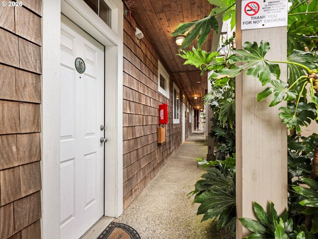 1108 S Holladay Dr 16, Seaside, OR 97138