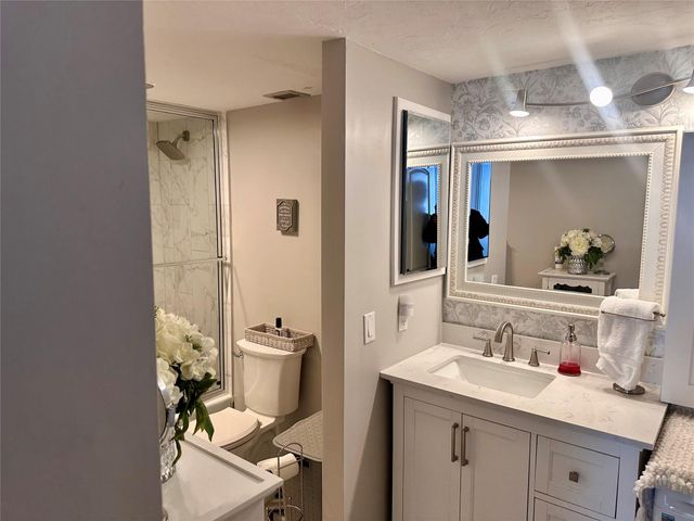 1147 Hillsboro Mile 214, Hillsboro Beach, FL 33062