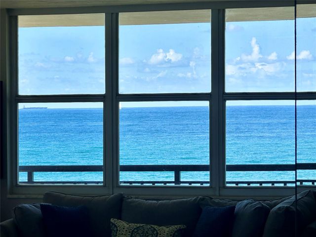 1147 Hillsboro Mile 214, Hillsboro Beach, FL 33062