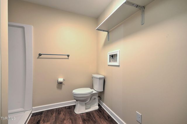 904 South Sherbrooke Circle, Mount Carmel, TN 37645
