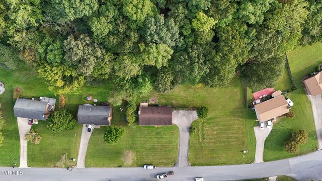 904 South Sherbrooke Circle, Mount Carmel, TN 37645