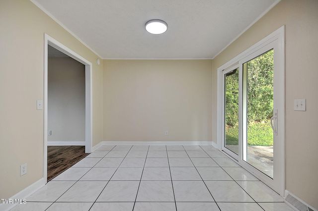 904 South Sherbrooke Circle, Mount Carmel, TN 37645