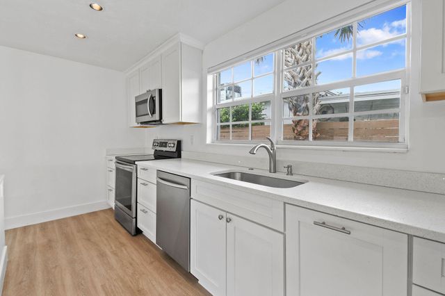 319 29th Street, West Palm Beach, FL 33407