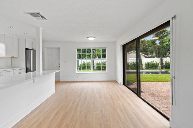 319 29th Street, West Palm Beach, FL 33407