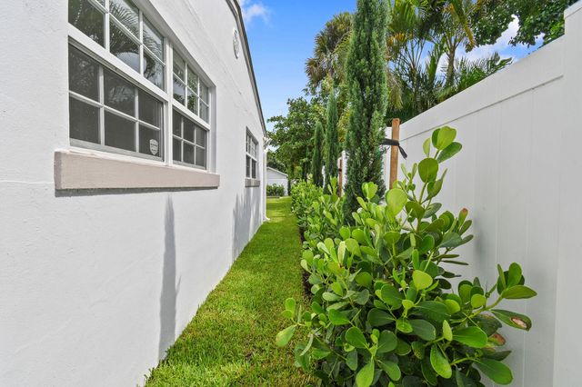 319 29th Street, West Palm Beach, FL 33407