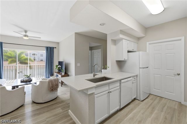 4625 Saint Croix LN 1126, Naples, FL 34109