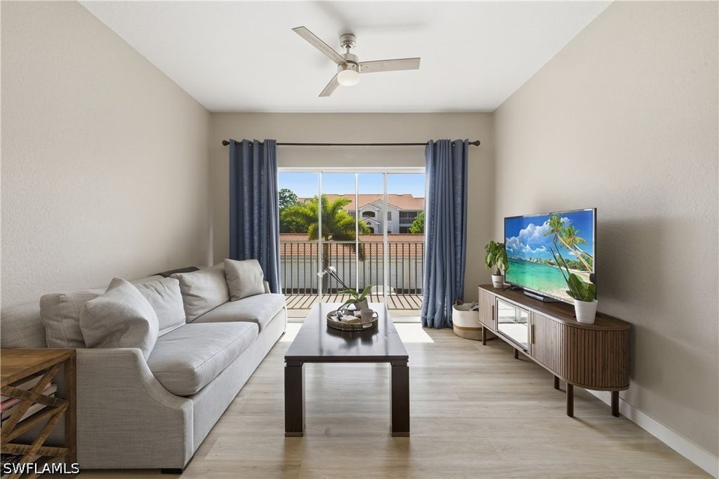 4625 Saint Croix LN 1126, Naples, FL 34109