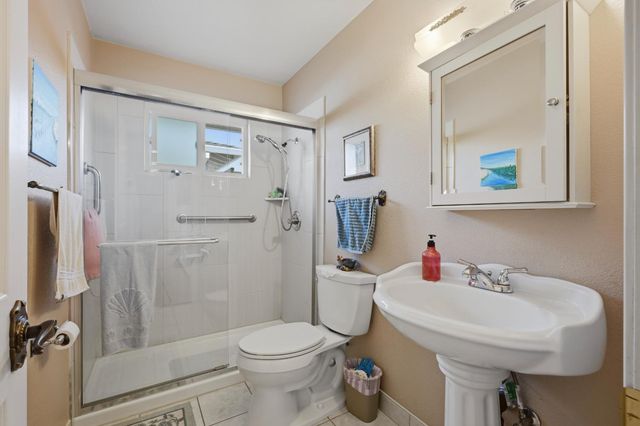 8142 Treecrest Ave, Fair Oaks, CA 95628