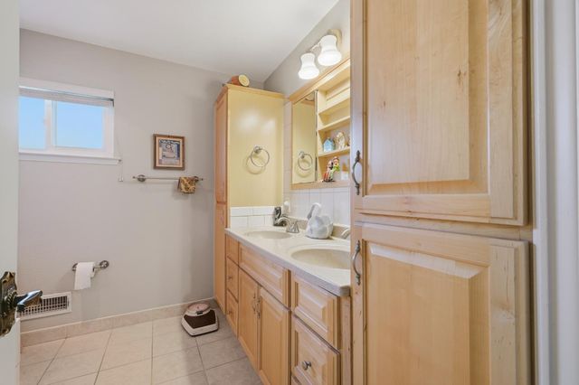 8142 Treecrest Ave, Fair Oaks, CA 95628