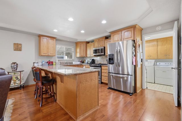 8142 Treecrest Ave, Fair Oaks, CA 95628