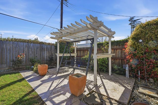 8142 Treecrest Ave, Fair Oaks, CA 95628