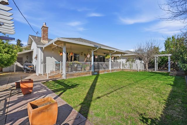 8142 Treecrest Ave, Fair Oaks, CA 95628