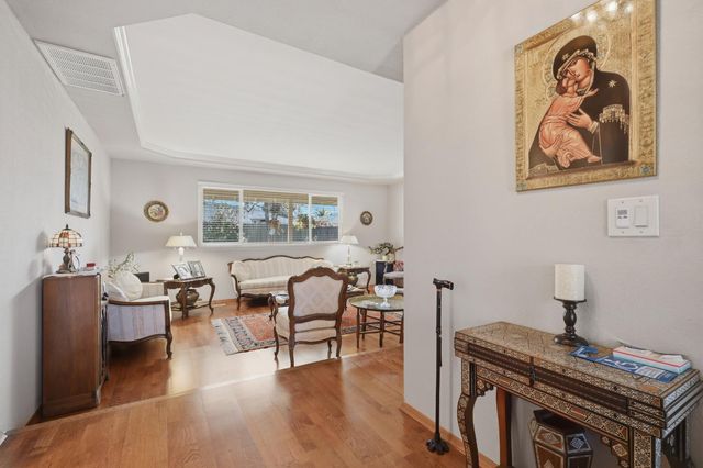 8142 Treecrest Ave, Fair Oaks, CA 95628