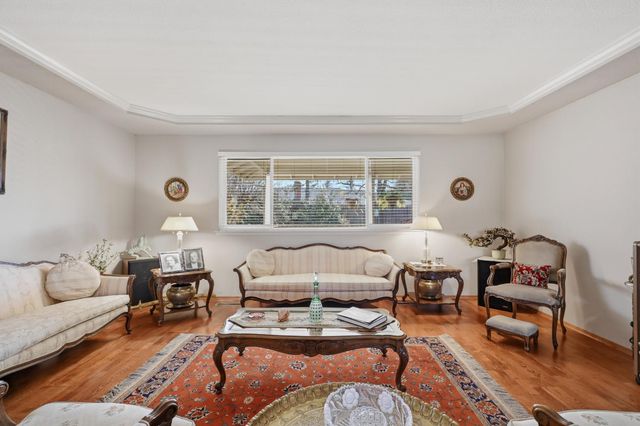 8142 Treecrest Ave, Fair Oaks, CA 95628