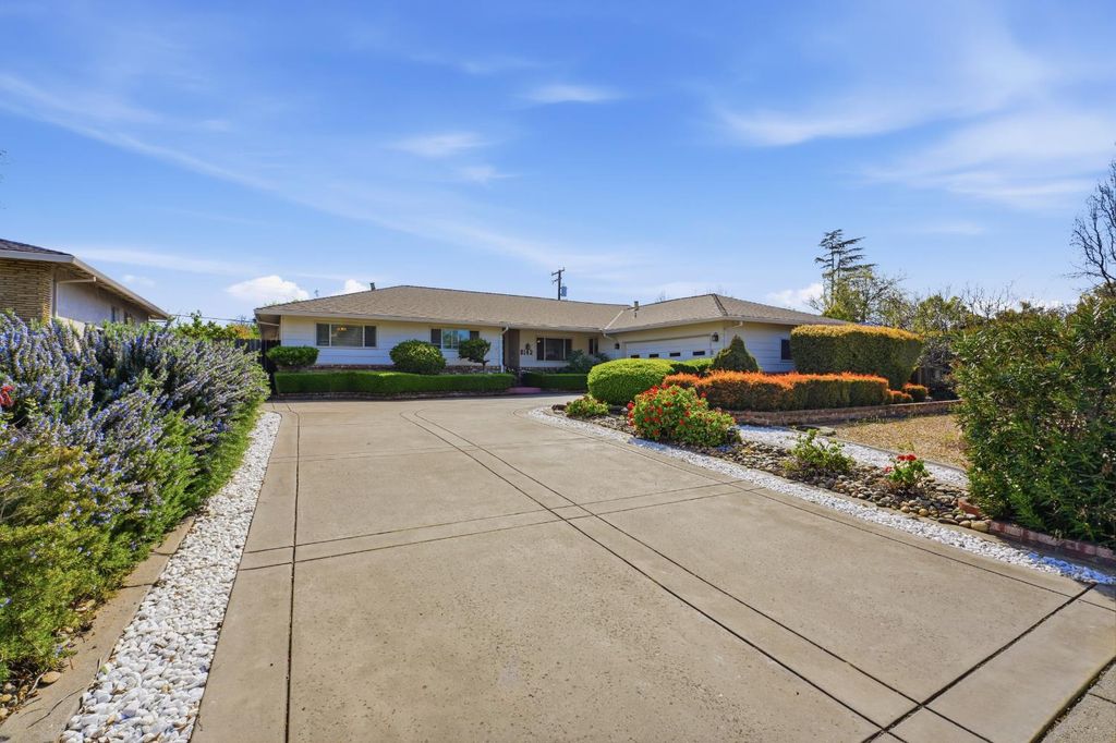 8142 Treecrest Ave, Fair Oaks, CA 95628