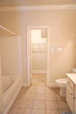 5395 Arlington Ct, Baton Rouge, LA 70820