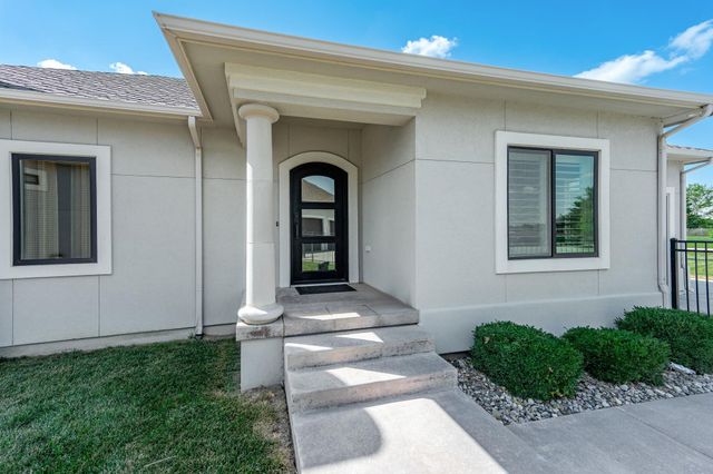 2901 W Crystal Beach St, Wichita, KS 67204