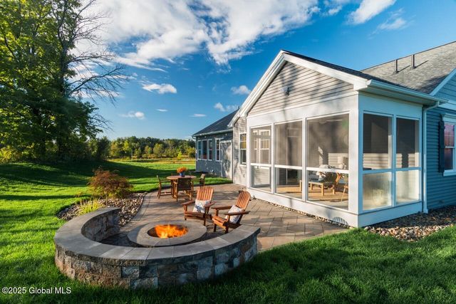 8 Scarlet Street, Clifton Park, NY 12065