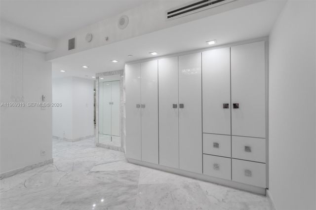 19195 NE 36th Ct 2707, Aventura, FL 33180