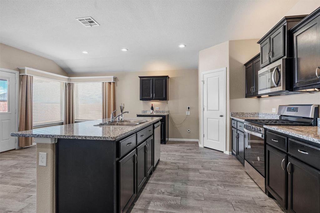 6120 Blacksmith Avenue, Fort Worth, TX 76179 — photo 3