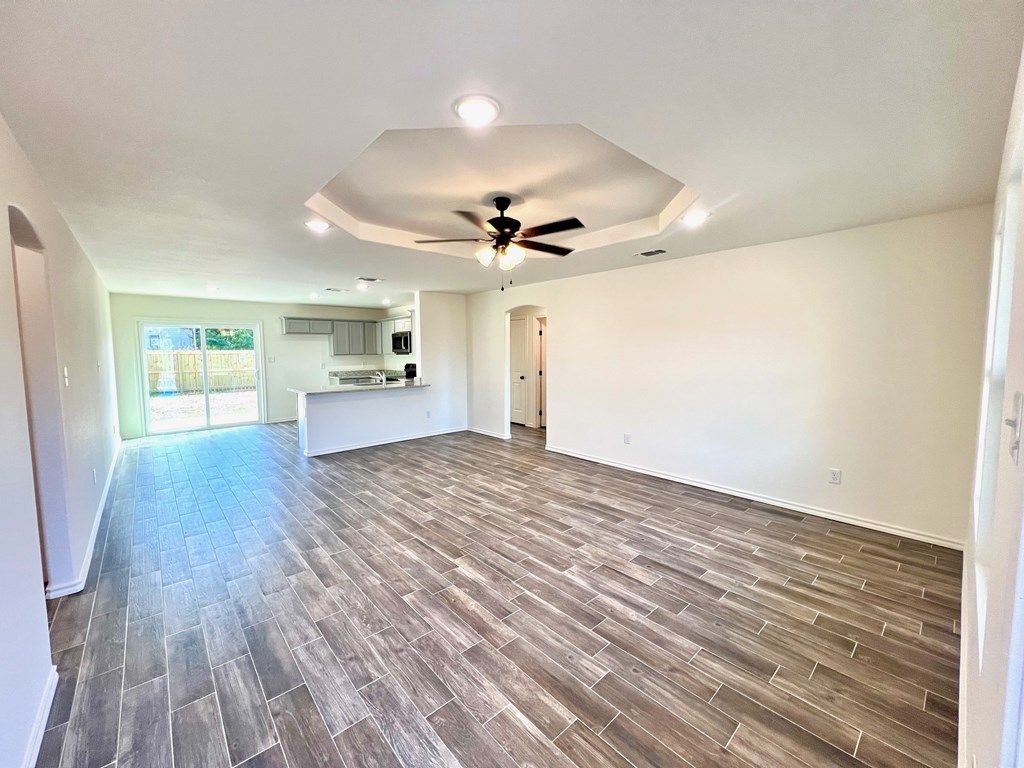 Image 3 of property listing at 313 E 25th St, San Angelo, TX 76903