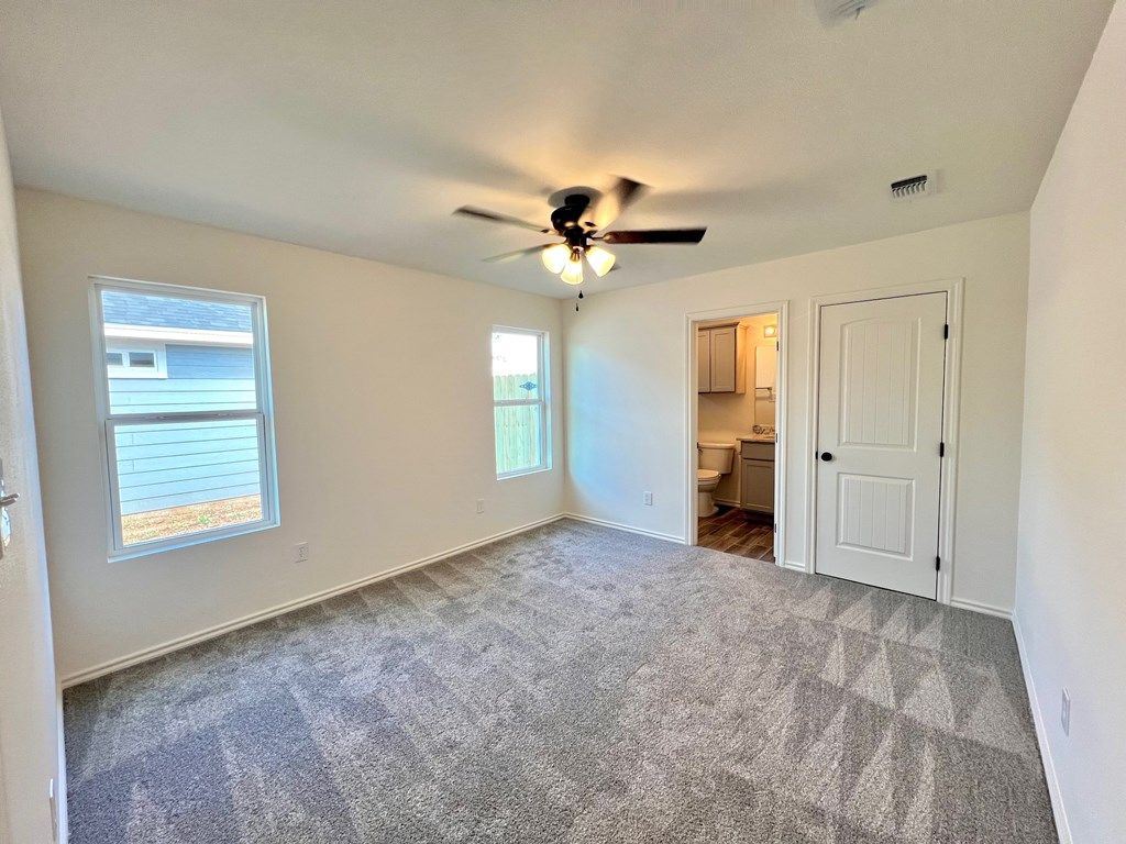 Image 7 of property listing at 313 E 25th St, San Angelo, TX 76903